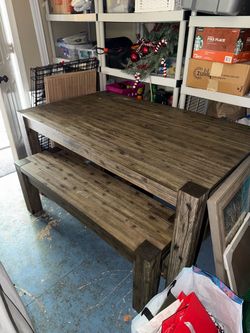Dinette with x 2 benches