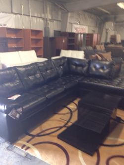 SIMMONS BRAND BLACK LEATHER OVERSIZE SECTIONAL NEW