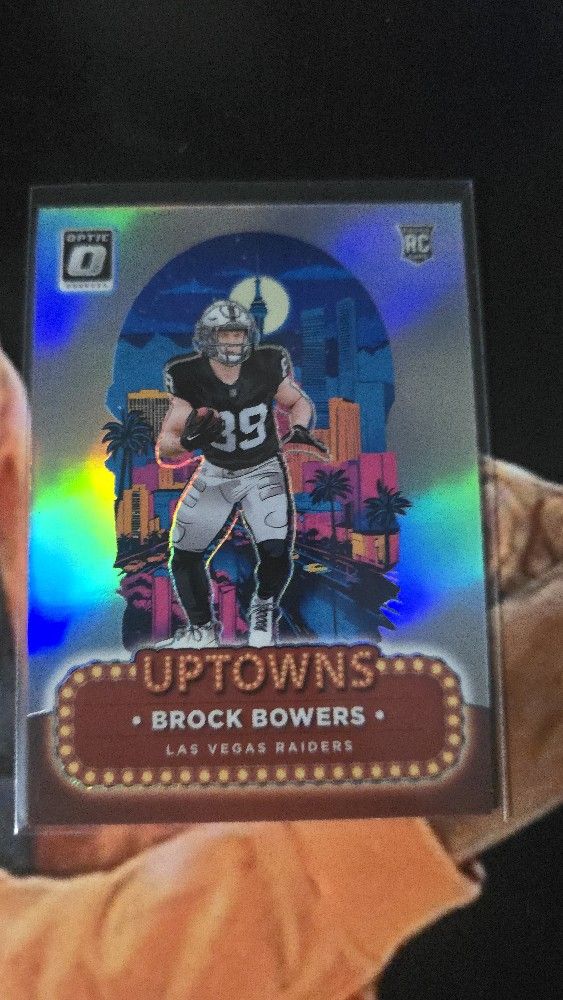 UPTOWNS 