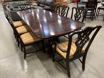 Dark Wooden Dining Room Table with 8 Chairs and 2 Leaves