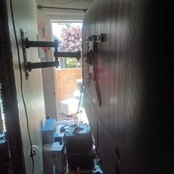 65' Inch Samsung Flat Screen Smart TV 