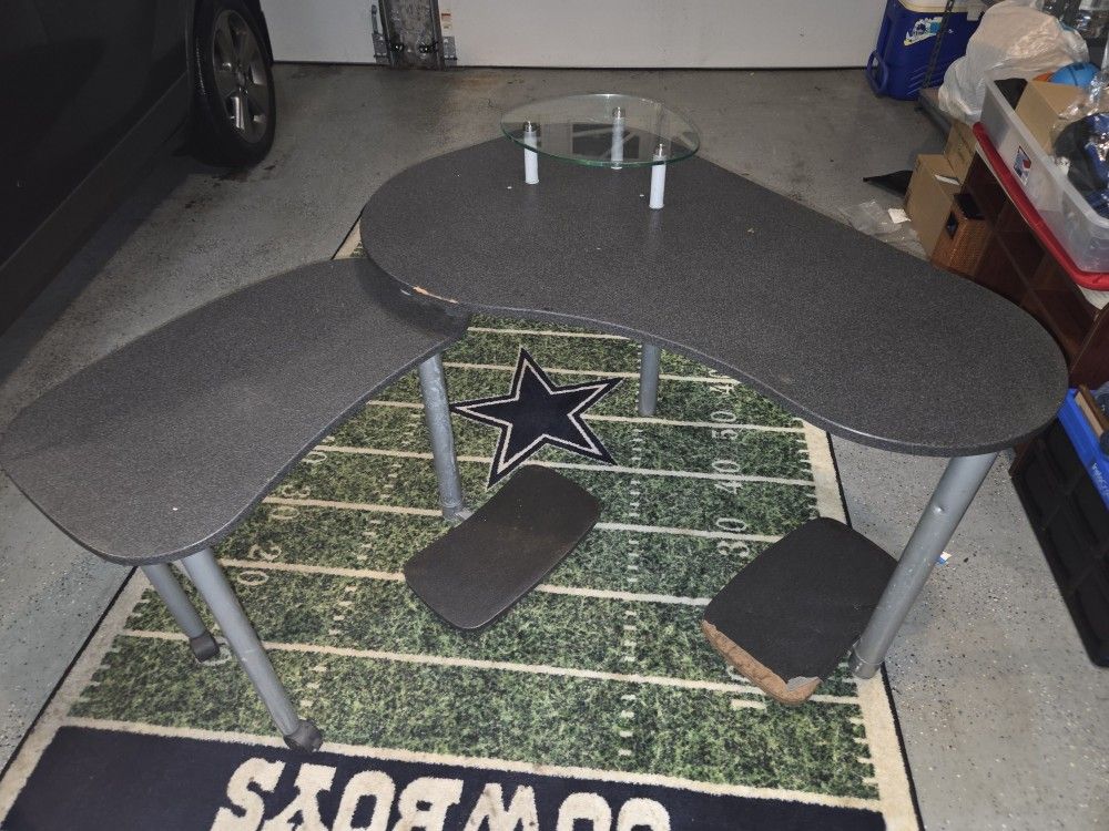 Adjustable Swivel Desk