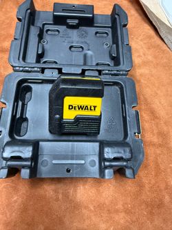 DeWalt DW088 Cross Line Laser with Hard Case