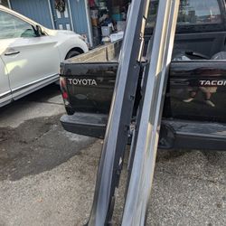 G37 Spot Side Skirts 