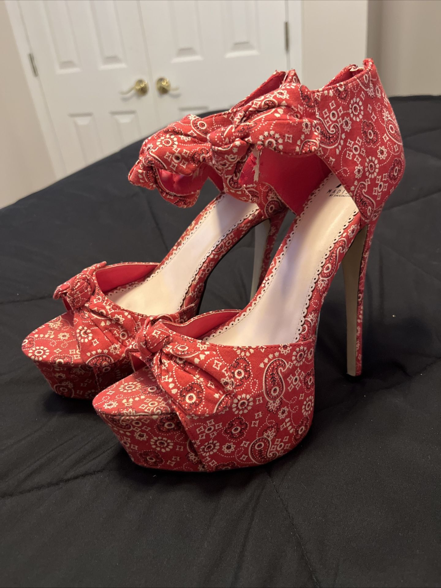 Madison By Shoedazzle -  Nona Heels - Size US 10 - Red Bandana Print