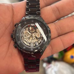 Invicta The watch has a defect in the strap