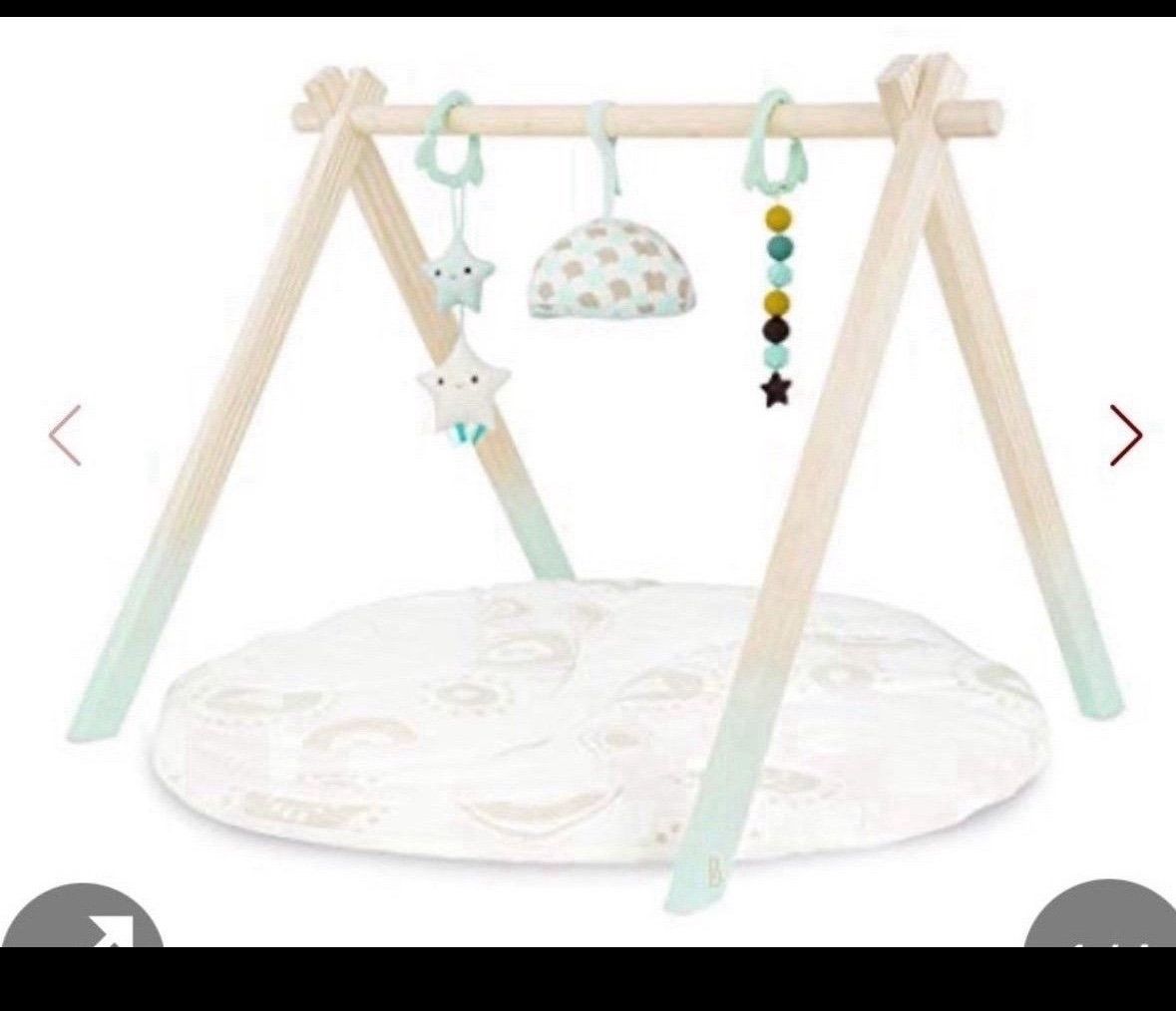 B. Toys – Wooden Baby Play Gym – Activity Mat – Starry Sky – 3 Hanging Sensory Toys – Organic Cotton – Natural Wood – Babies  Open box item   INVENTOR