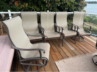 5 Outdoor patio chairs - FREE