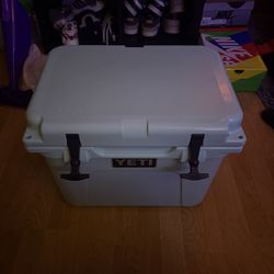 YETI Roadie Cooler