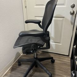 Herman Miller Aeron Office Chair ( SIZE B ) FULLY LOADED !!