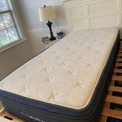 Luxe Helix Midnight Mattress 