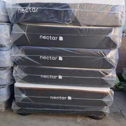Nectar Mattress.    Nectar Premier Queen Soze 13"  Medium Firm Gel Memory Foam.     Brand New Mattress.     Delivery Available 