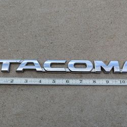 Toyota Tacoma Emblem
