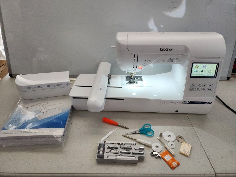 Brother Embroidery Machine & Sewing SE1900 5x7 Hoop Size