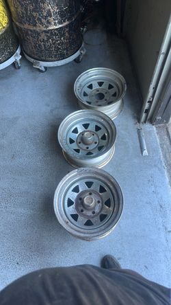 5 lug 3 matching trailer rims