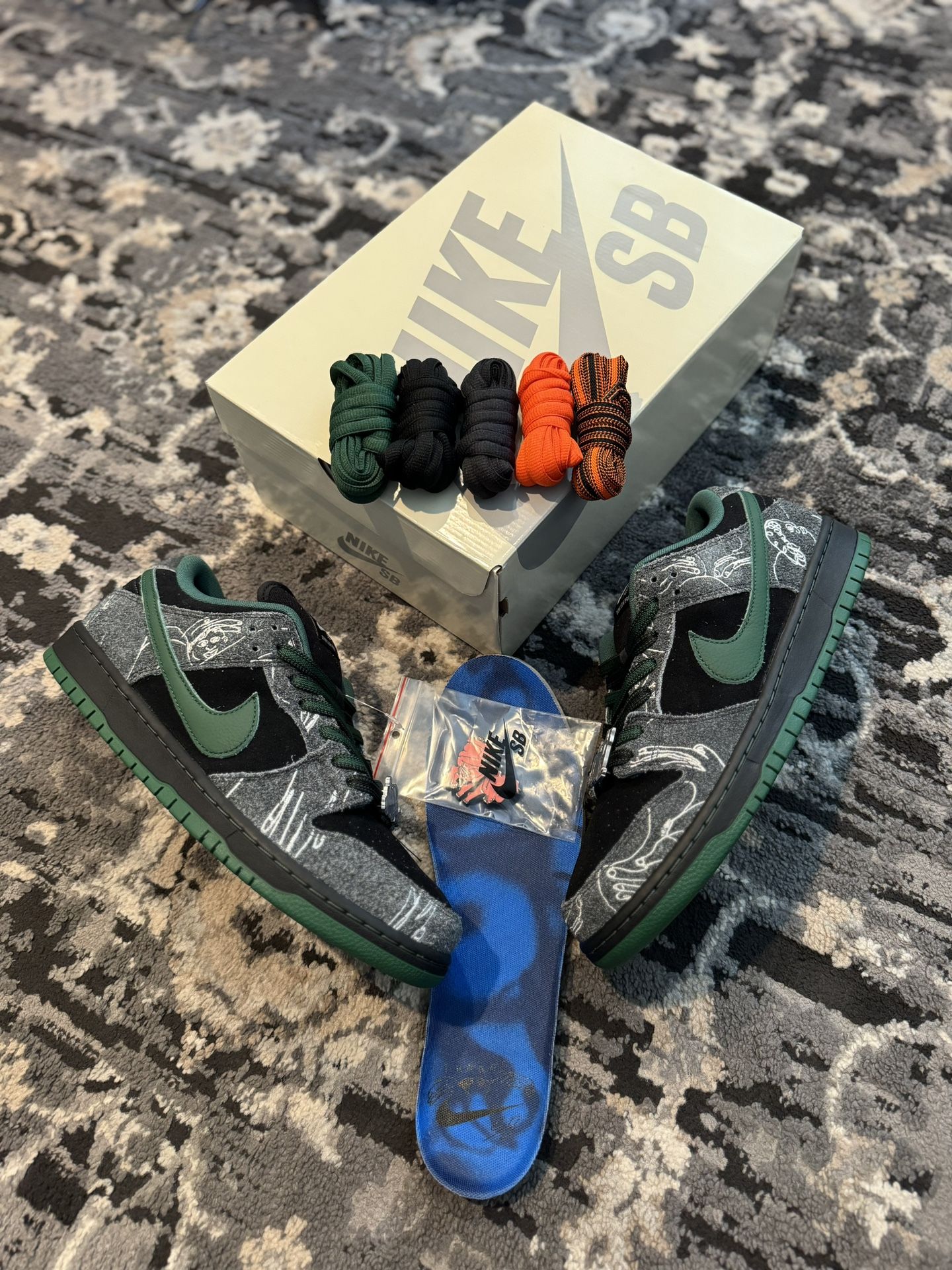 Nike SB Dunk Low There Skateboard 