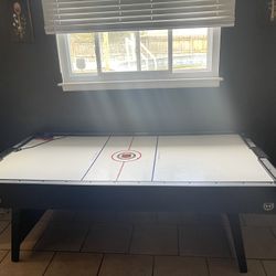 Air Hockey Table