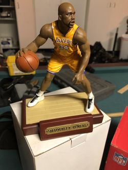 Shaquille O’Neil porcelain figuring