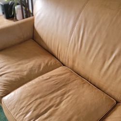 3 Seat Thomasville Leather Couch Camel Color
