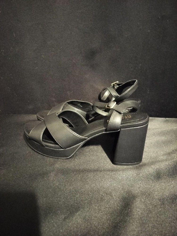 Kenneth Cole Reaction Black Slingback Leather Sandal Heels (Size 9)