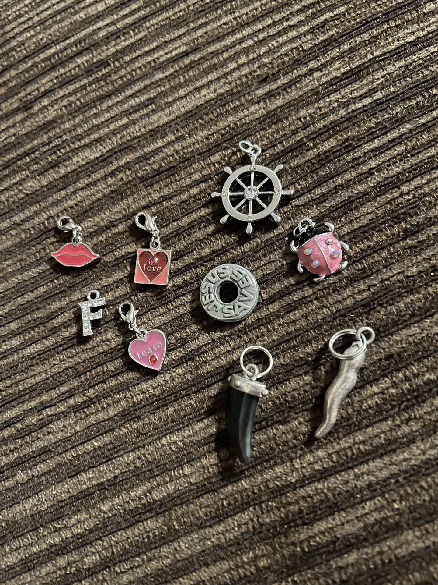 9 Mini Charms