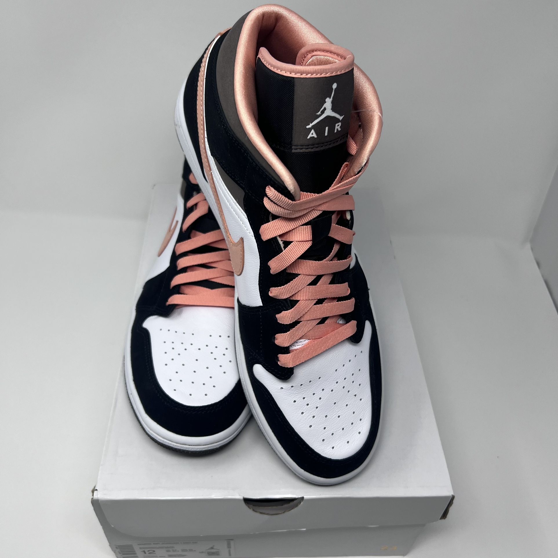 WMNS Air Jordan 1 Mid SE