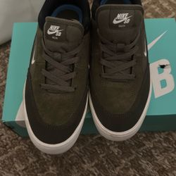 NIKE SB MALOR 9