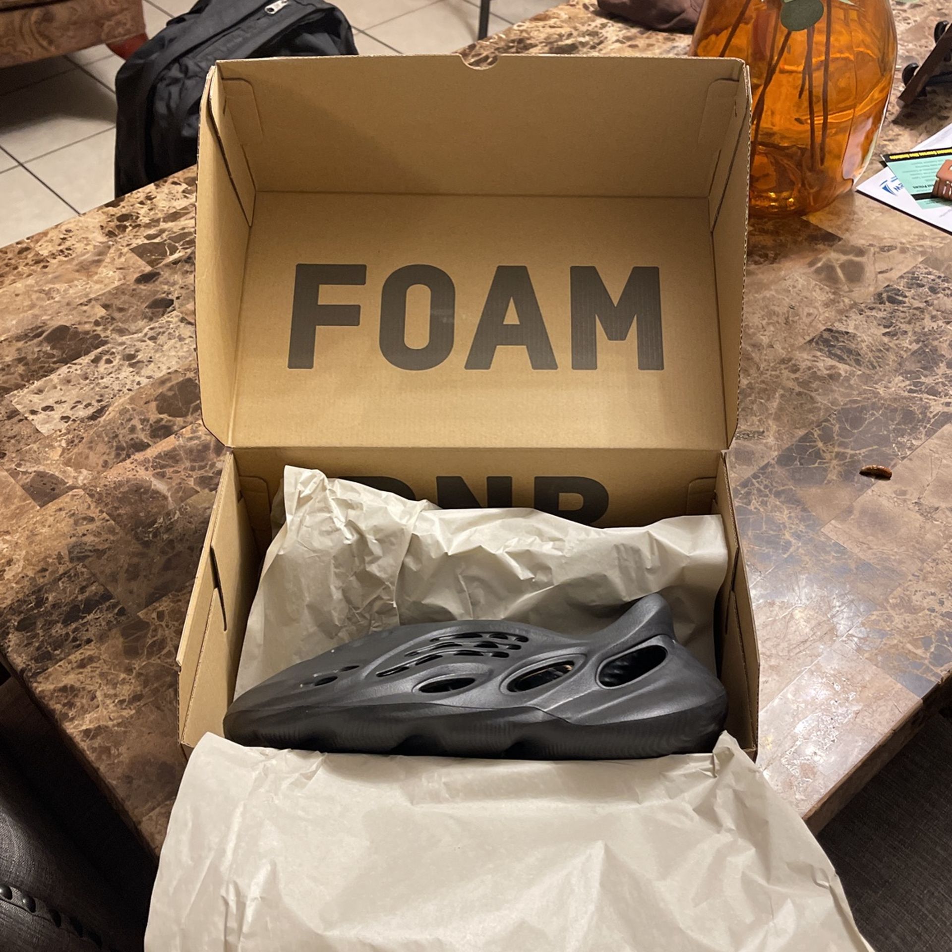 Yeezy Foam Rnr Onyx size 11