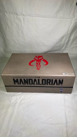 Star Wars mandalorian beskar collectors set 5,989/10,000