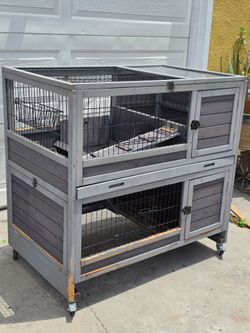 Rabbit hutch cage $60