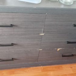 Dresser With Mirror 