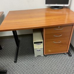 For Sale: Spacious Modular Corner L-Shaped Office Desk - Cherry Wood Finish - Excellent Condition!