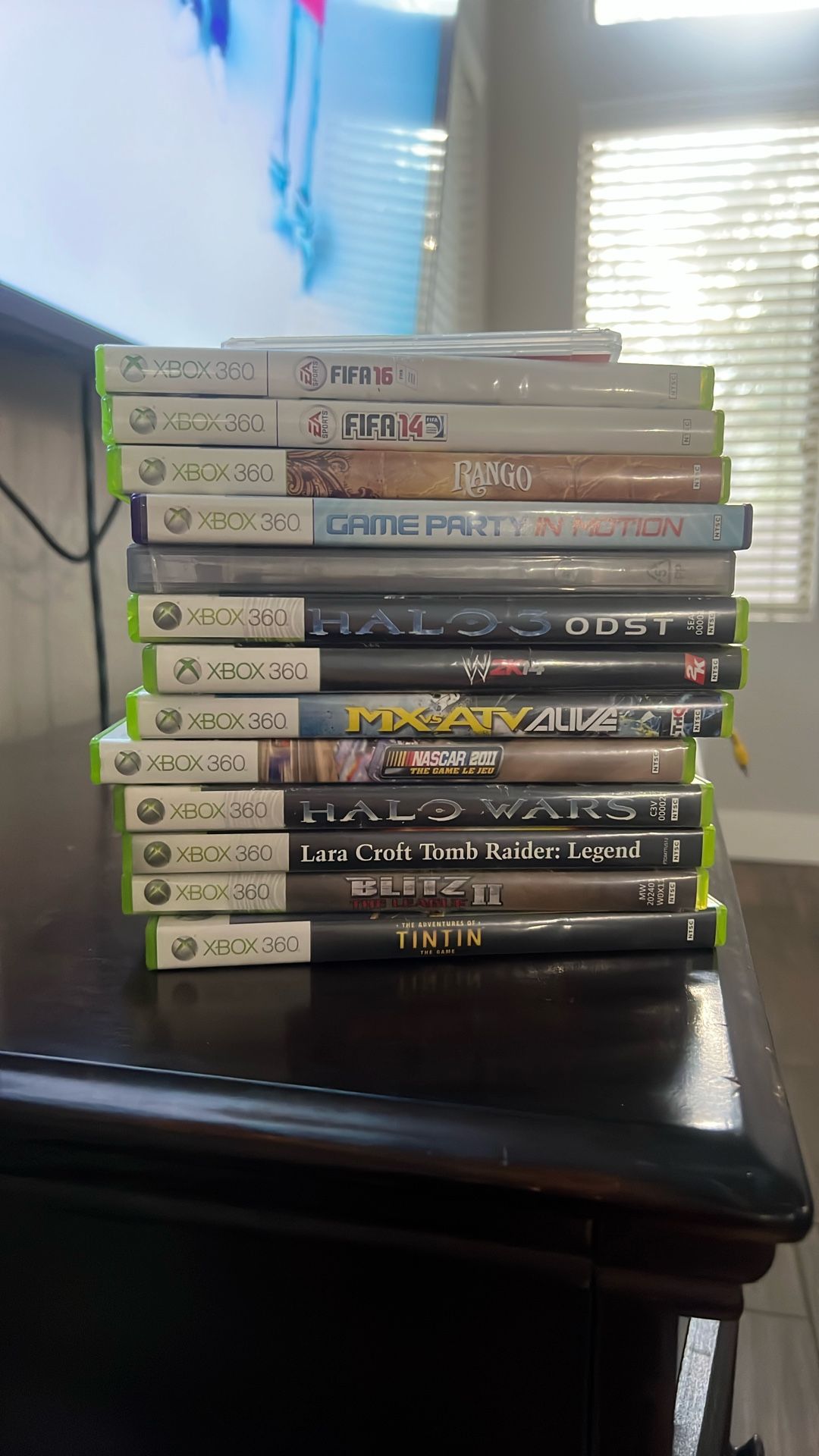 Xbox 360 Sensor Bar And Xbox Games