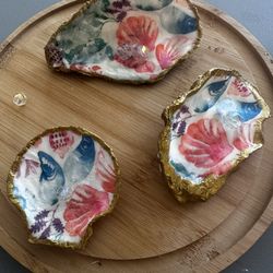Set Of 3 Oyster Shell Trinkets For Jewelry Decoupage & Crystal W/gold Paint