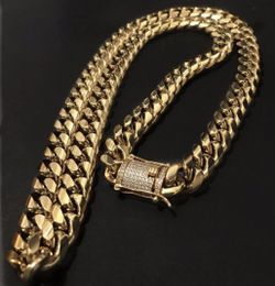 New 18 k yellow gold Cuban link chain necklace