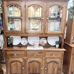 Hutch w/ built in lights