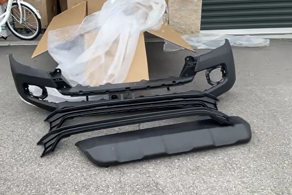 16-22 Toyota Tacoma front bumper set