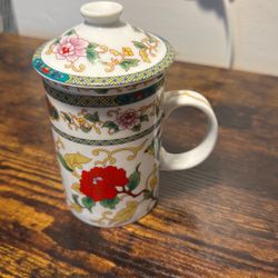 Vintage Tea Cup w unique pot