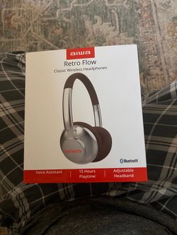 Retro Flow Classic Wireless Headphones