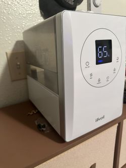 MOVING SALE Levoit Humidifier