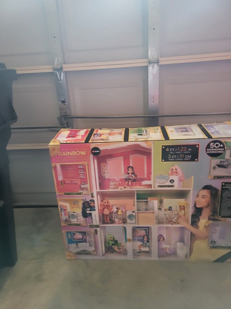 Rainbow High Doll House