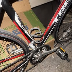 Trek Road Bike w/ Carbon Fork – Shimano – Excellent Condition