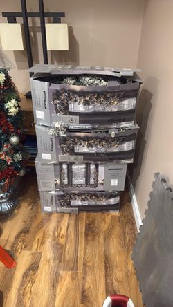 Battery Operated Christmas Garland