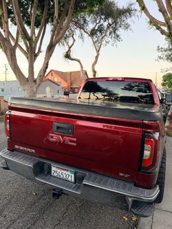 GMC Sierra SLT Tonneau cover
