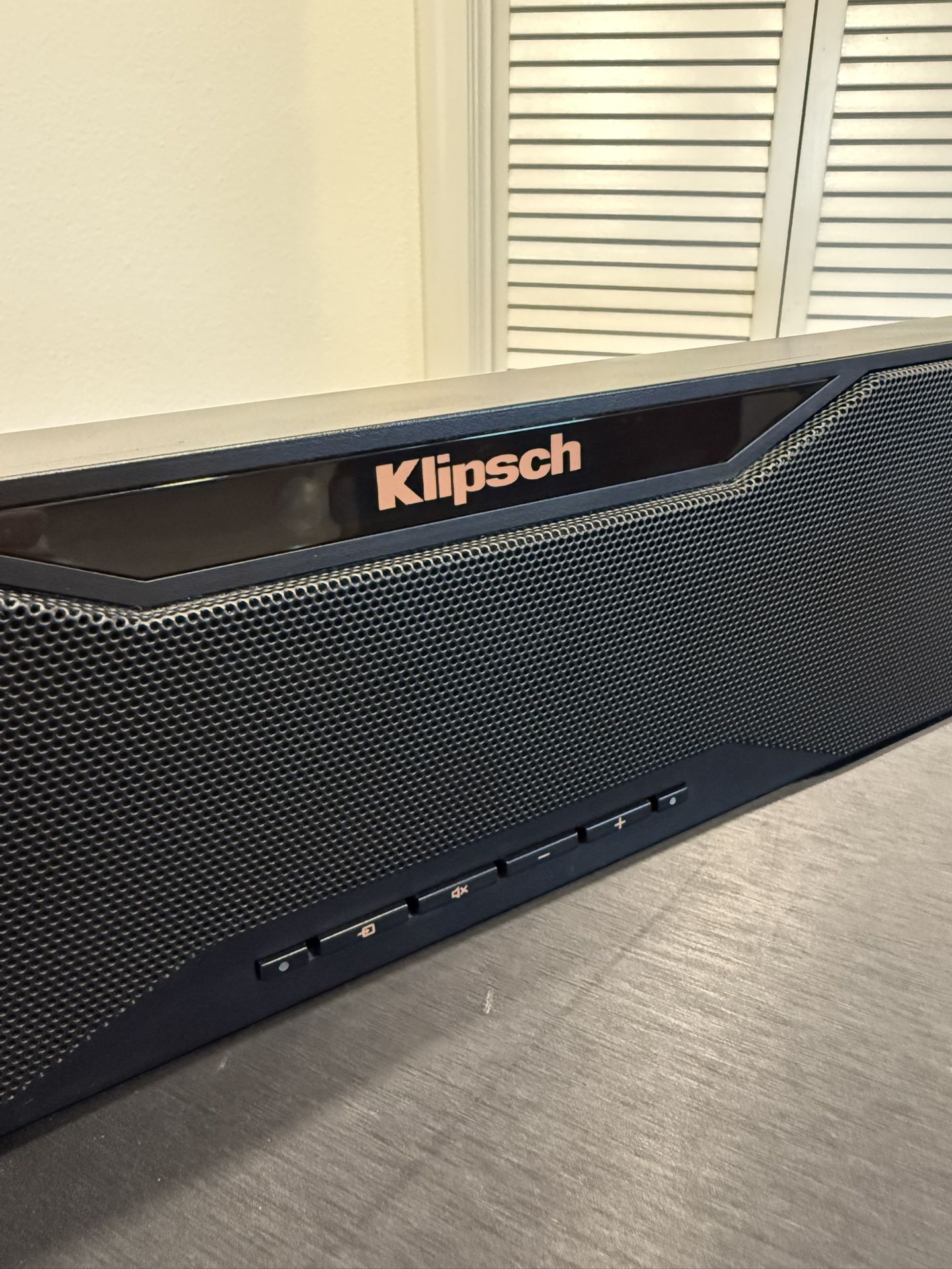 Klipsch Reference R-10B Soundbar with Wireless Subwoofer – Excellent Condition