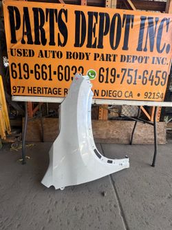 14-19 TOYOTA HIGHLANDER RH FENDER OEM