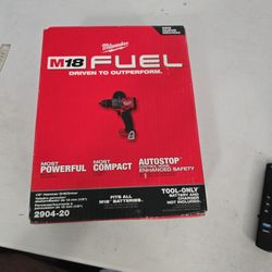 Milwaukee 1/2 hammer Drill/Driver