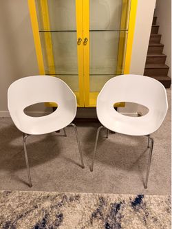 Vintage Sintesi Orbit Chairs.