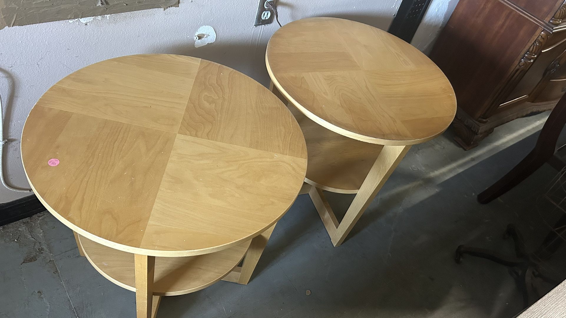 Round End Table Set