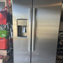 GE profile side-by-side refrigerator with icemaker